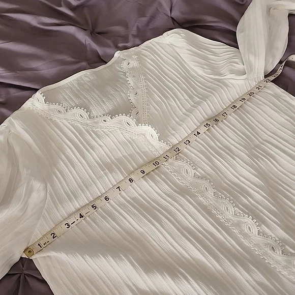 V-Neck Blouse, 2X, white, p2p 22,NWOT - Picture 8 of 9
